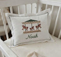 Flockenherz® Personalisierter Kissenbezug fürs Kinderzimmer (30 x 40 cm) aus Bio-Baumwoll-Satin – Handgestickter Namen-Kissenbezug mit Blumenmotiv